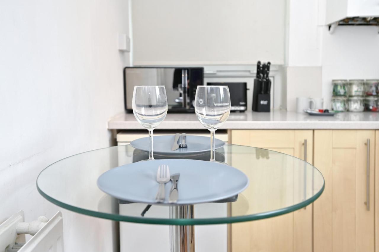 לונדון Nice Apartment - Great Portland St, Regents Pk, Euston מראה חיצוני תמונה